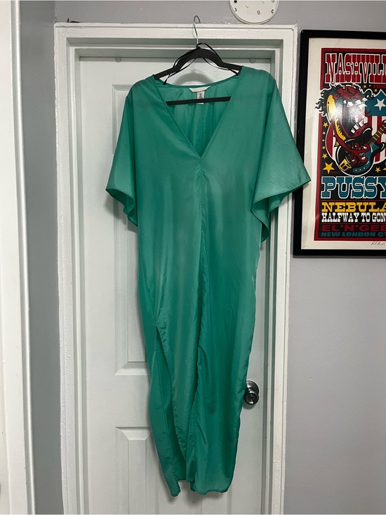 H&M Dresses & Skirts - NWOT H&M Teal V-Neck Flowing Satin lad Midi Dress/Beach Cover-Up